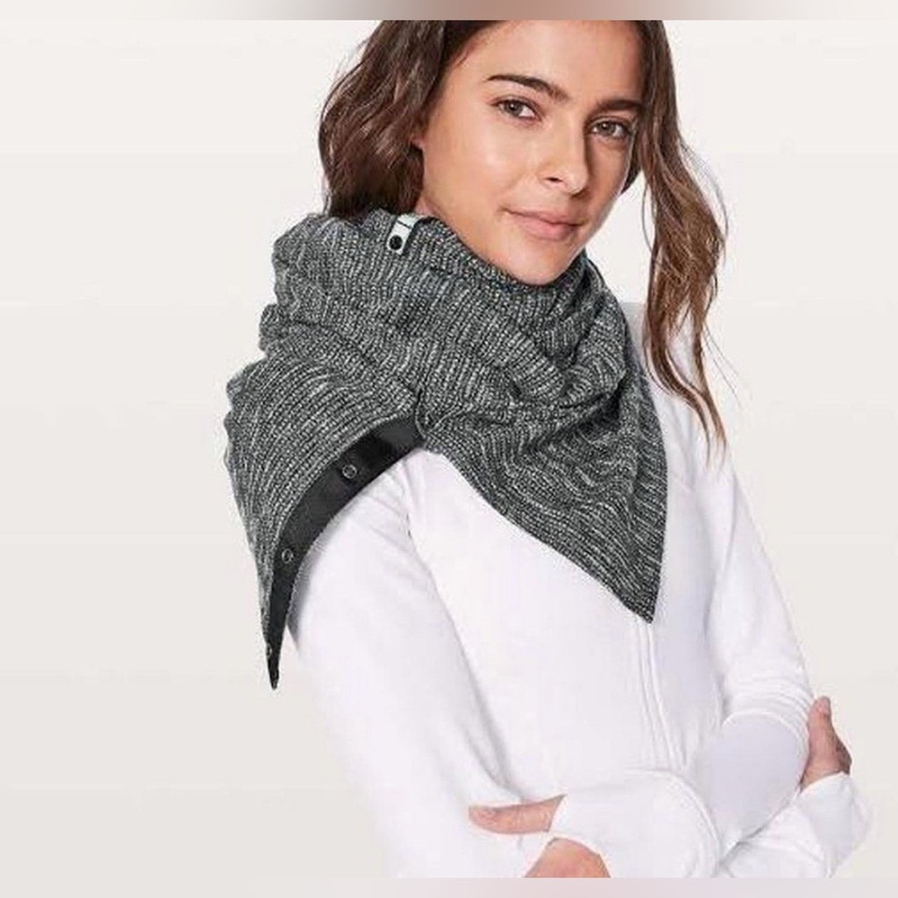 Lululemon Vinyasa Scarf
